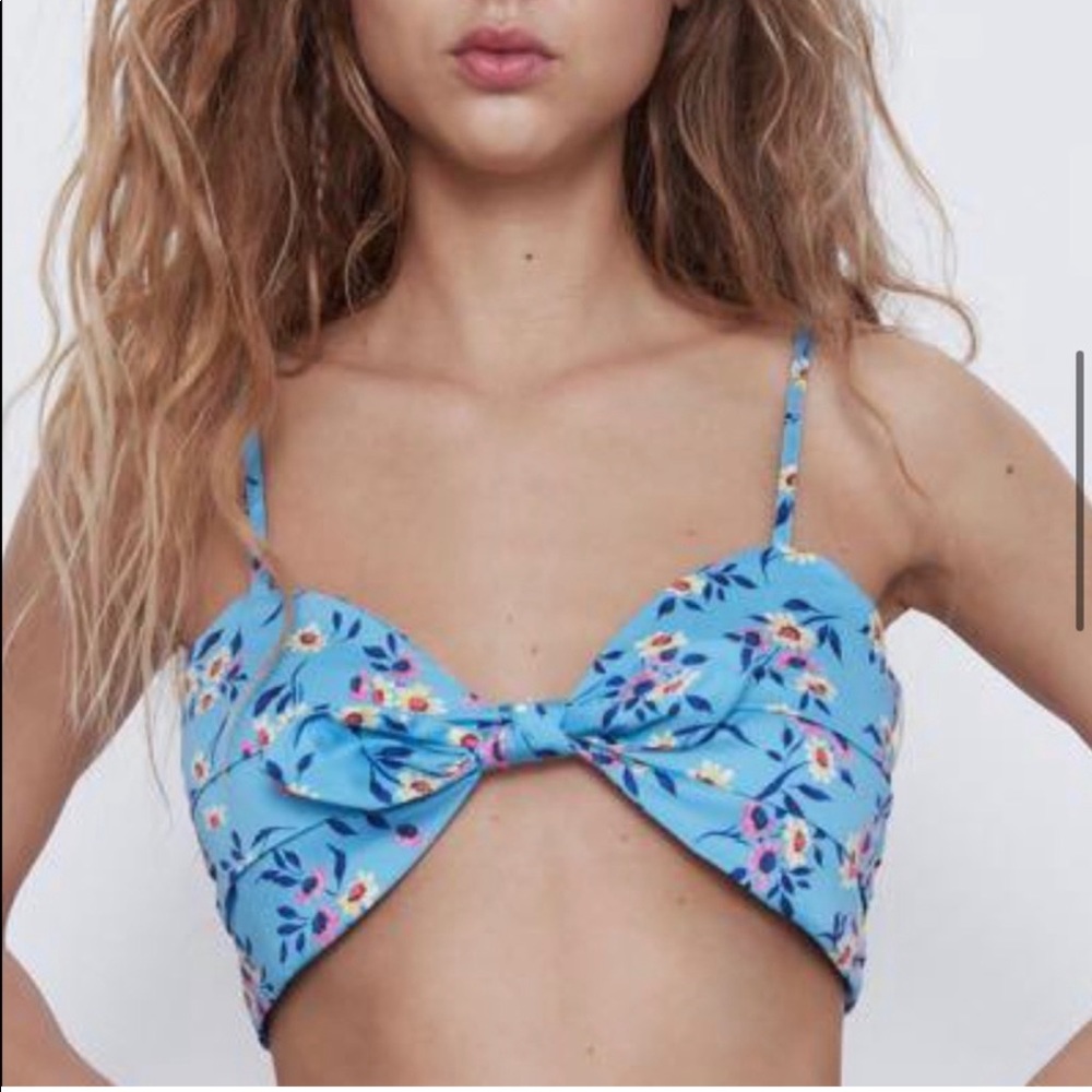 Zara blue floral cropped tank top